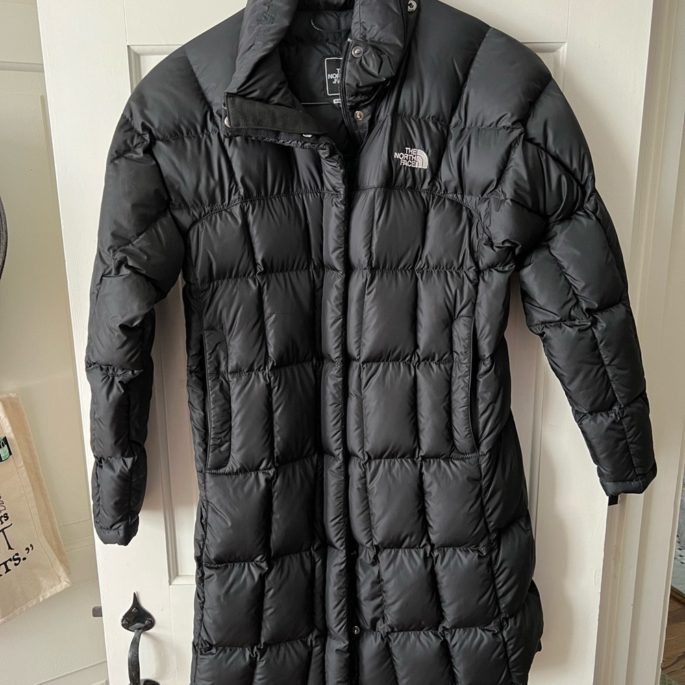 The North Face down coat. Size M. Very good condition. - Picture 4 of 7